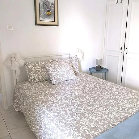 Utopia Apartment *